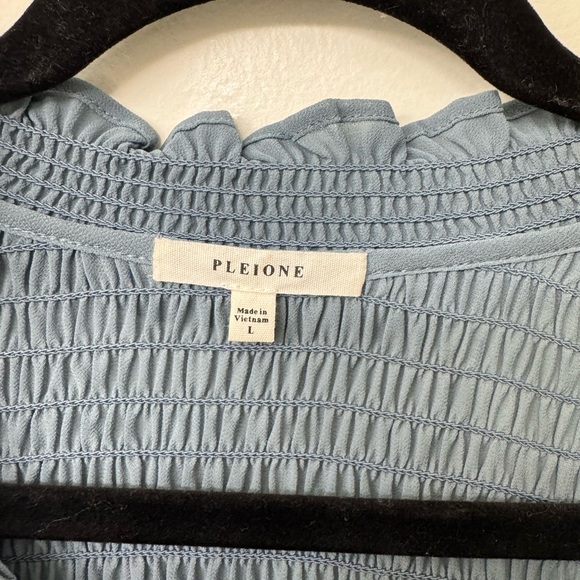 Pleione  Blouse - Picture 3 of 3